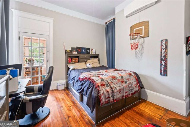 120 W 37Th Street, Savannah, GA 31401