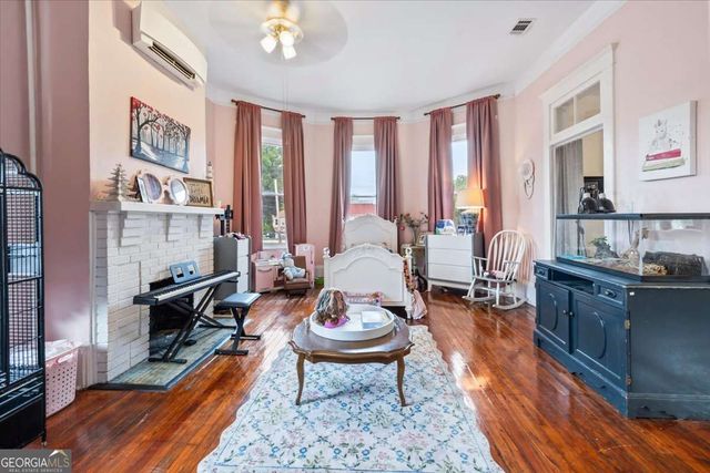 120 W 37Th Street, Savannah, GA 31401