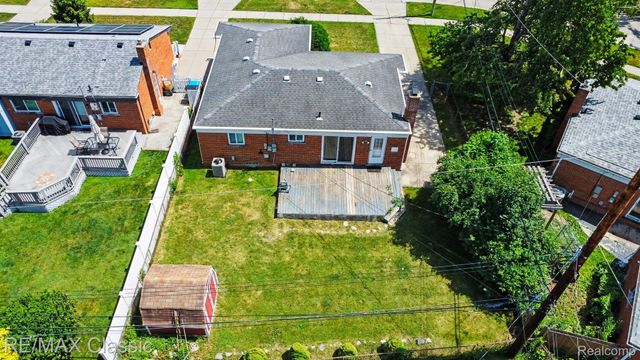 1842 Chaucer Avenue, Madison Heights, MI 48071