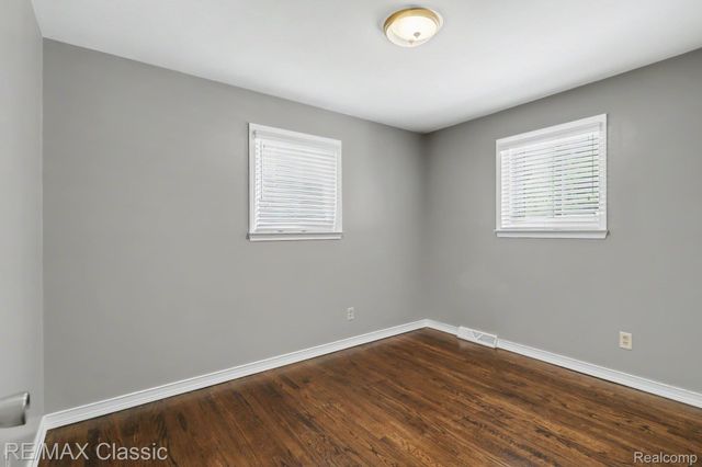 1842 Chaucer Avenue, Madison Heights, MI 48071