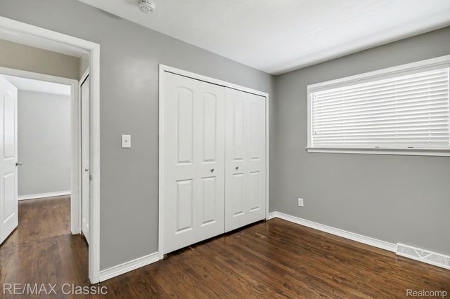1842 Chaucer Avenue, Madison Heights, MI 48071