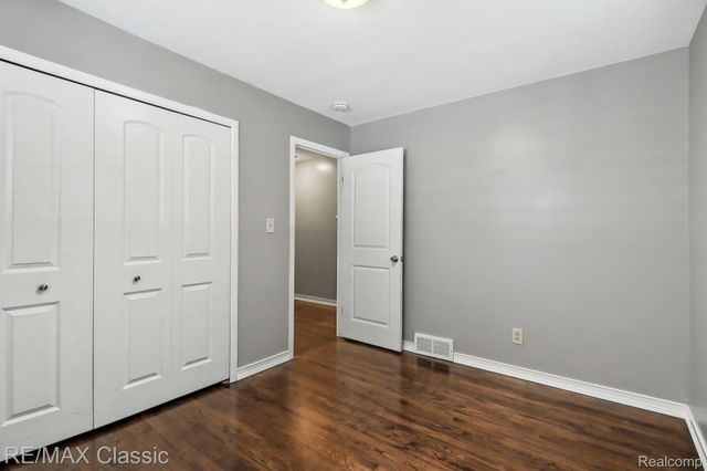 1842 Chaucer Avenue, Madison Heights, MI 48071