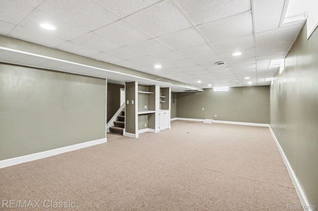 1842 Chaucer Avenue, Madison Heights, MI 48071