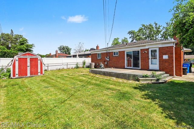 1842 Chaucer Avenue, Madison Heights, MI 48071