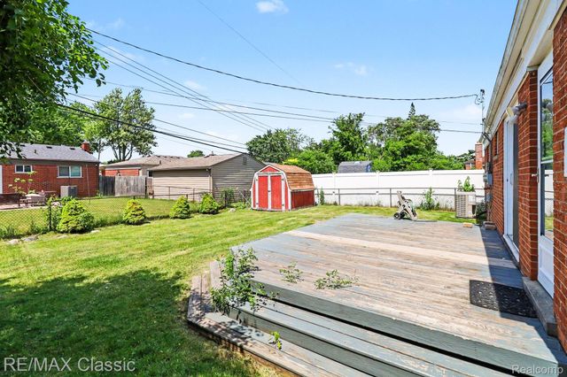1842 Chaucer Avenue, Madison Heights, MI 48071
