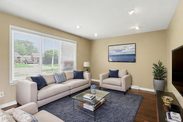 1842 Chaucer Avenue, Madison Heights, MI 48071