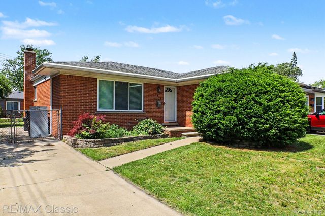 1842 Chaucer Avenue, Madison Heights, MI 48071