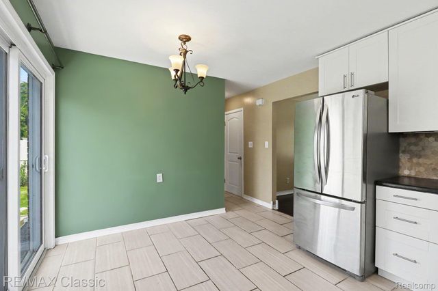 1842 Chaucer Avenue, Madison Heights, MI 48071