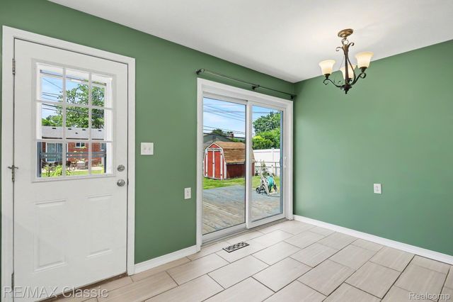 1842 Chaucer Avenue, Madison Heights, MI 48071