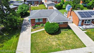 1842 Chaucer Avenue, Madison Heights, MI 48071