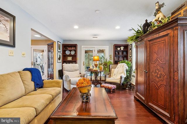 1010 MASTLINE DR, Annapolis, MD 21401