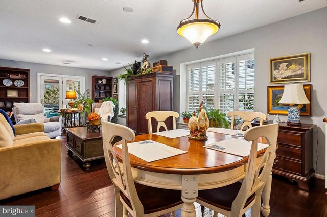 1010 MASTLINE DR, Annapolis, MD 21401