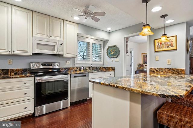 1010 MASTLINE DR, Annapolis, MD 21401