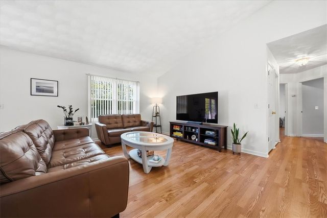 23 Moss Lane, Coventry, RI 02816