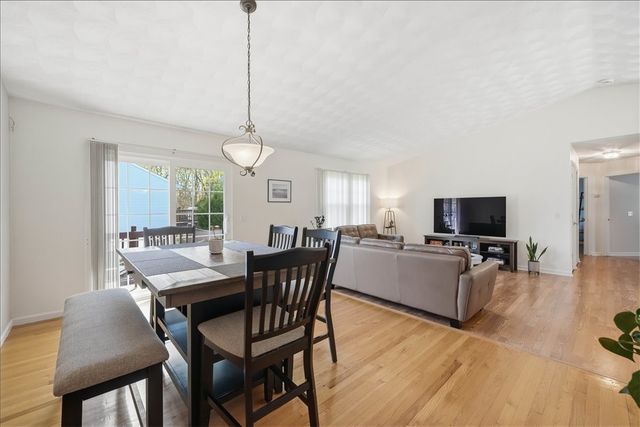 23 Moss Lane, Coventry, RI 02816