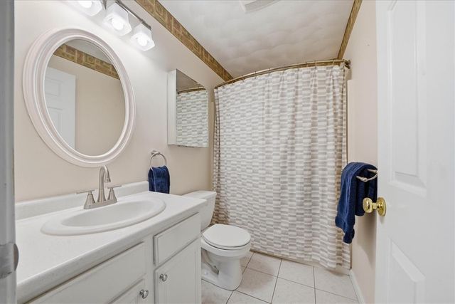 23 Moss Lane, Coventry, RI 02816