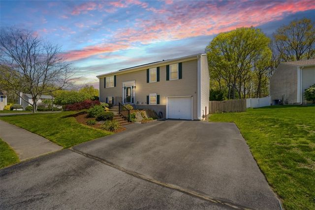 23 Moss Lane, Coventry, RI 02816