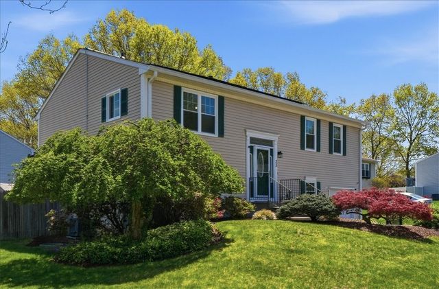 23 Moss Lane, Coventry, RI 02816