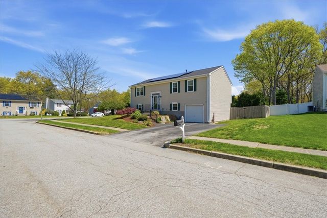 23 Moss Lane, Coventry, RI 02816