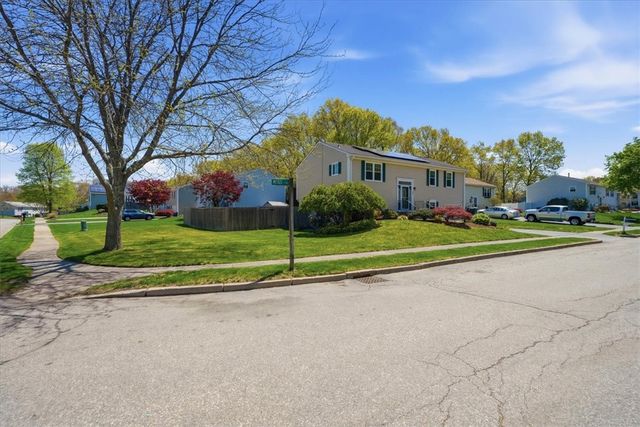 23 Moss Lane, Coventry, RI 02816