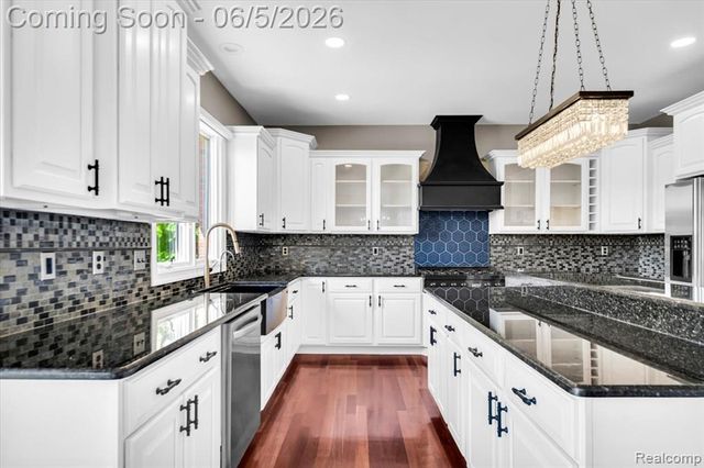 2424 Pebble Beach Drive, Oakland, MI 48363