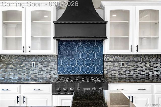 2424 Pebble Beach Drive, Oakland, MI 48363