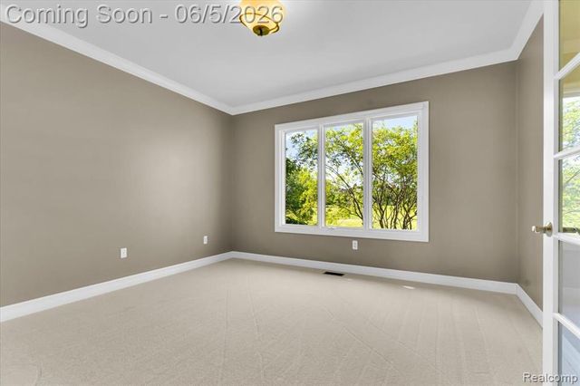 2424 Pebble Beach Drive, Oakland, MI 48363