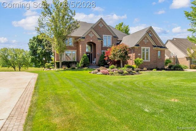 2424 Pebble Beach Drive, Oakland, MI 48363