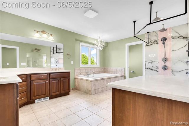 2424 Pebble Beach Drive, Oakland, MI 48363