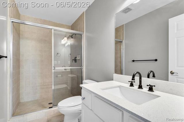 2424 Pebble Beach Drive, Oakland, MI 48363