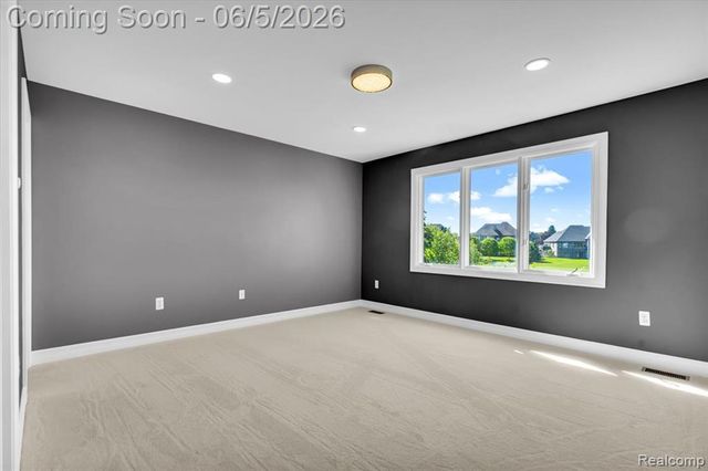 2424 Pebble Beach Drive, Oakland, MI 48363