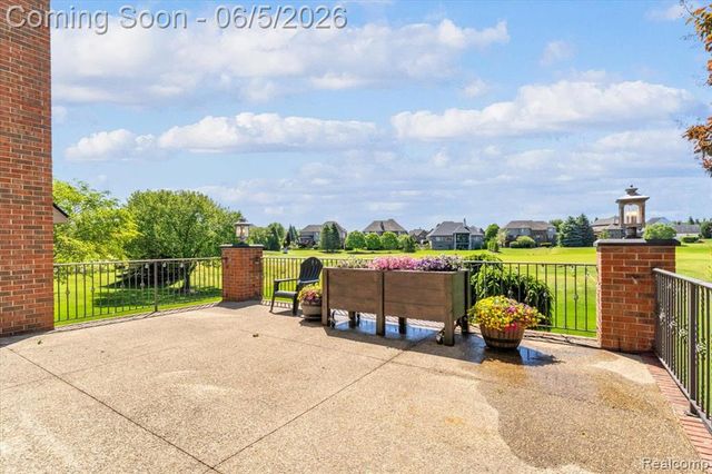 2424 Pebble Beach Drive, Oakland, MI 48363