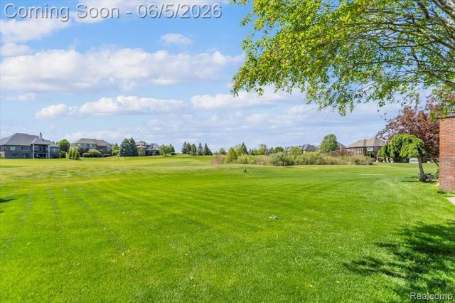 2424 Pebble Beach Drive, Oakland, MI 48363
