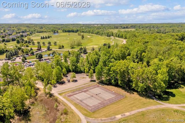 2424 Pebble Beach Drive, Oakland, MI 48363