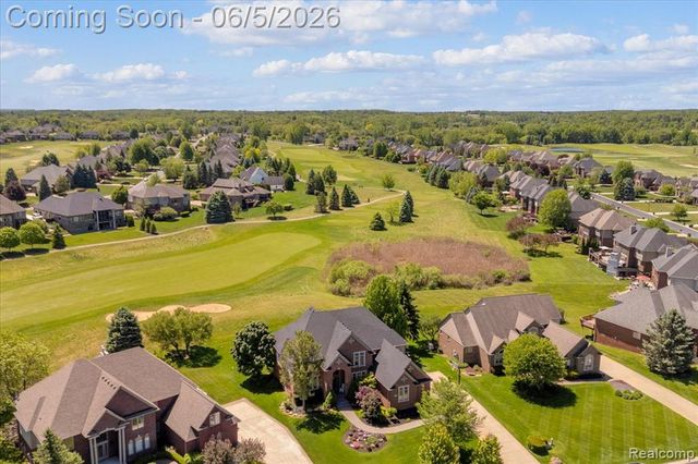 2424 Pebble Beach Drive, Oakland, MI 48363