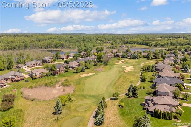 2424 Pebble Beach Drive, Oakland, MI 48363