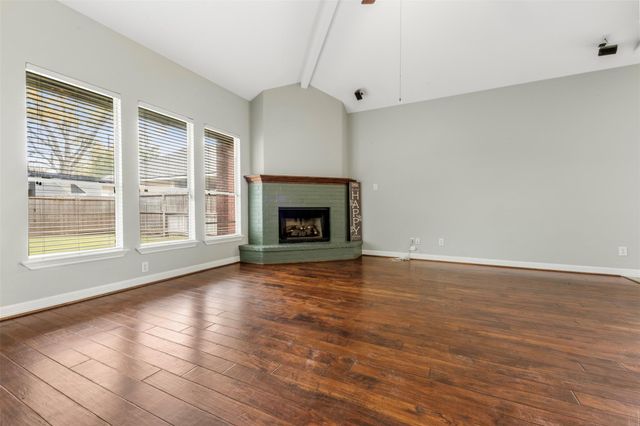 702 Clayton Street, Tomball, TX 77375