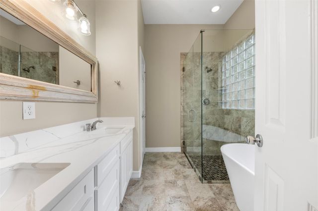 702 Clayton Street, Tomball, TX 77375