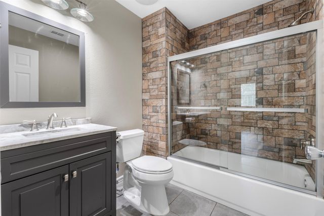 702 Clayton Street, Tomball, TX 77375