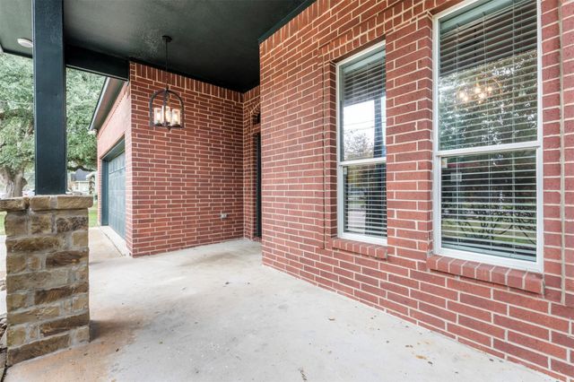 702 Clayton Street, Tomball, TX 77375