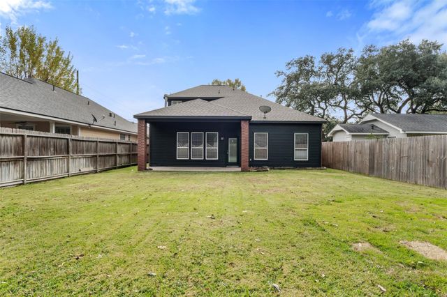 702 Clayton Street, Tomball, TX 77375