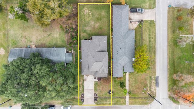 702 Clayton Street, Tomball, TX 77375