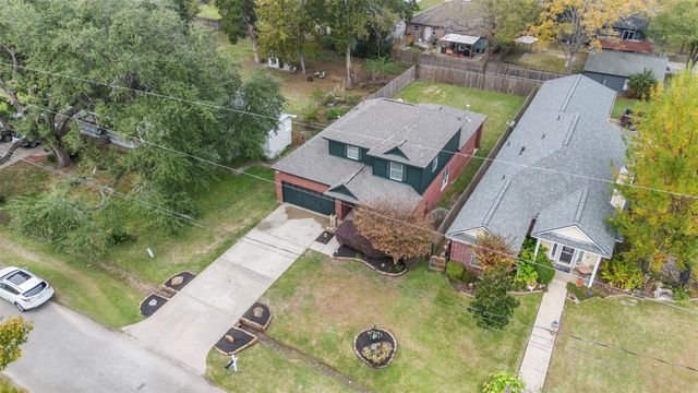 702 Clayton Street, Tomball, TX 77375