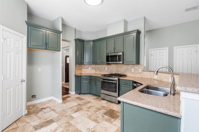 702 Clayton Street, Tomball, TX 77375