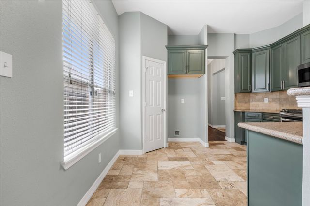 702 Clayton Street, Tomball, TX 77375