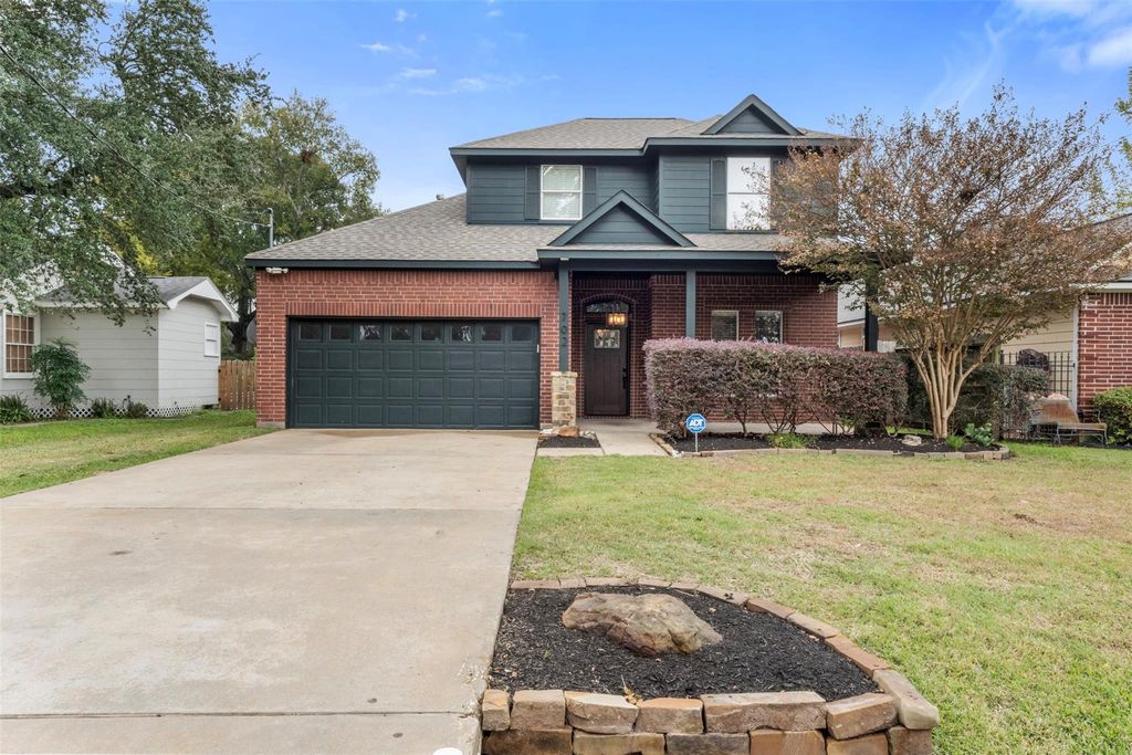 702 Clayton Street, Tomball, TX 77375
