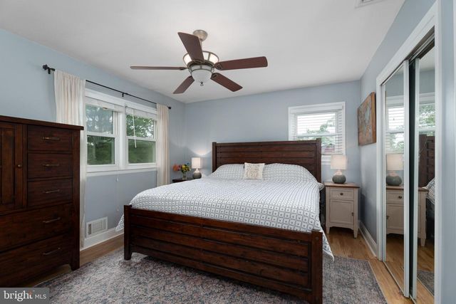 19 VAN SAUN DR, Ewing, NJ 08628