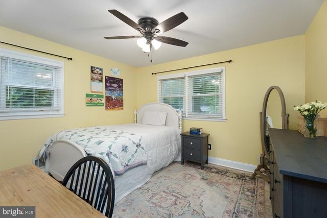 19 VAN SAUN DR, Ewing, NJ 08628