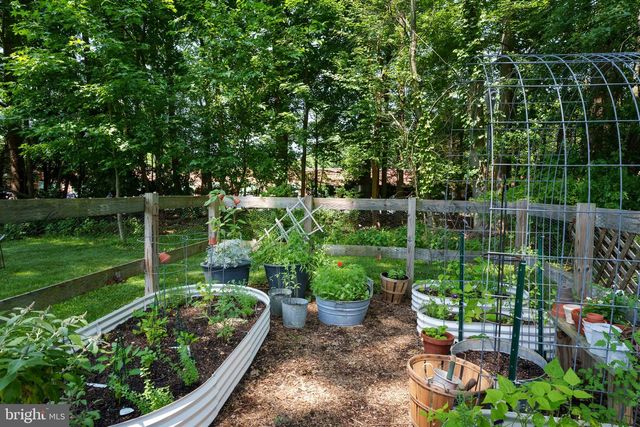 19 VAN SAUN DR, Ewing, NJ 08628