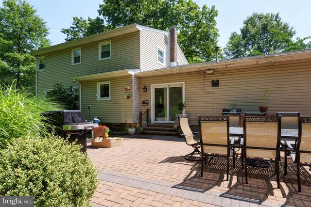 19 VAN SAUN DR, Ewing, NJ 08628